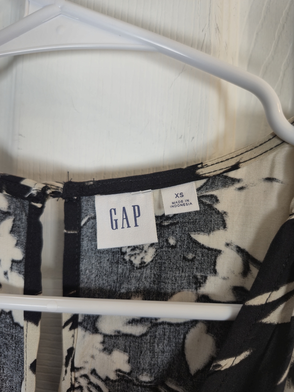 GAP Floral Wide Leg Jumpsuit Black Cream Smocked Waist XS - Picture 5 of 5
